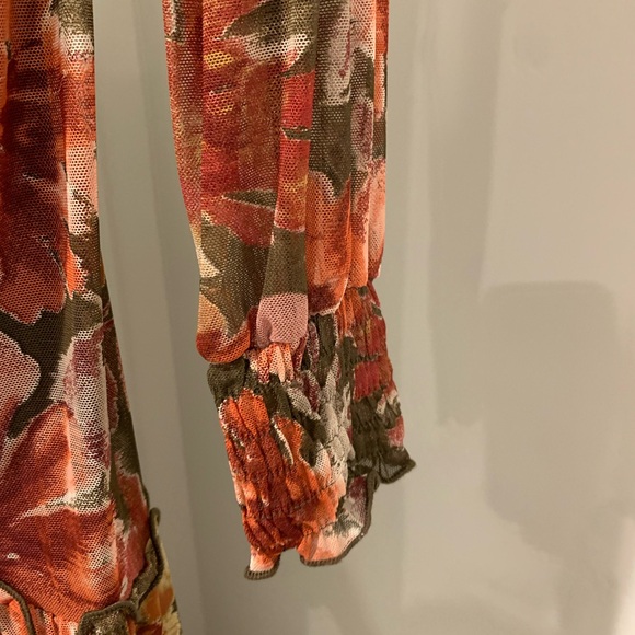 Elegant Floral Long Sleeve Dress - Picture 3 of 5